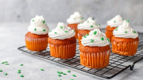 Cupcakes de Zanahoria con Cobertura de Queso Crema